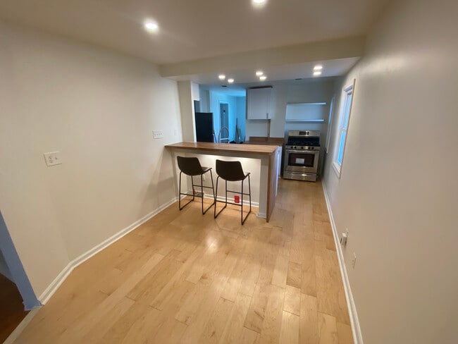 Photo - 2547 N Oakland Ave Unit 2547