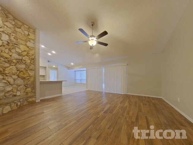 Photo - 1890 Long Pond Dr