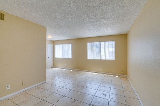 Photo - Cozy 2BR/2BA in Spring Valley Near the Strip