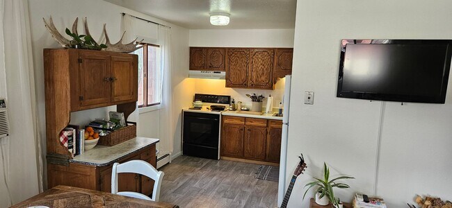 Photo - 729 Halbert St Unit 3