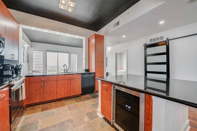 Photo - 3505 Sage Rd Unit 2102