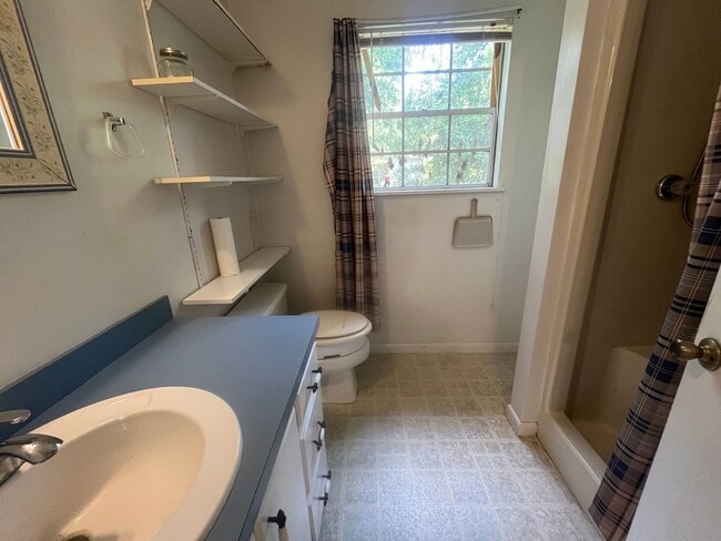 Photo - Studio Apartment in Wellborn, near downtown. All Utilities included.