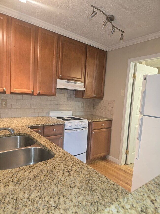 Photo - 118 W Main St Unit 4