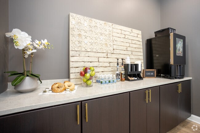 Cafetería Starbuck's - Turtle Parc