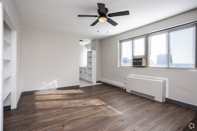 1 habitación, 1 baño - 500 pies cuadrados - Sala de estar - Ashley Towers