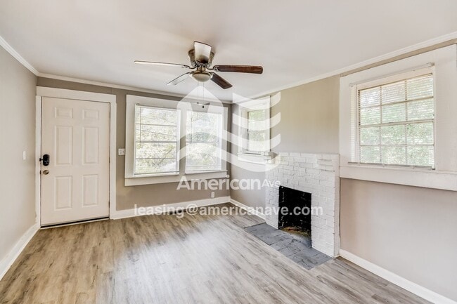 Photo - 907 47th Way S