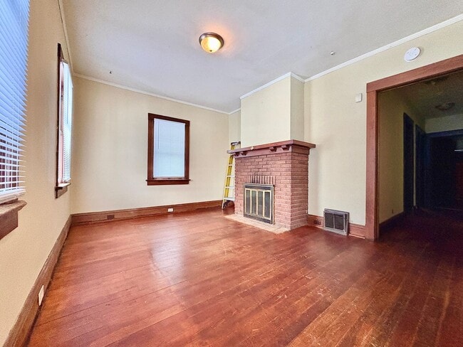 Photo - 1212 E Donald St