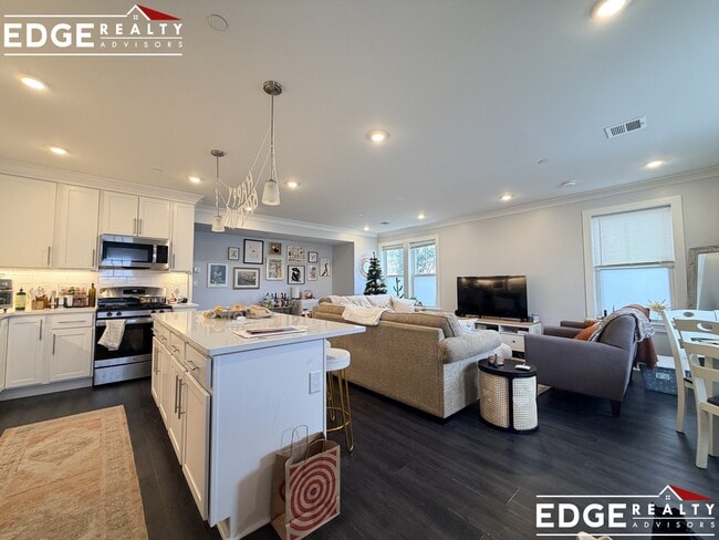 Photo - 80 N Beacon St Unidad 1