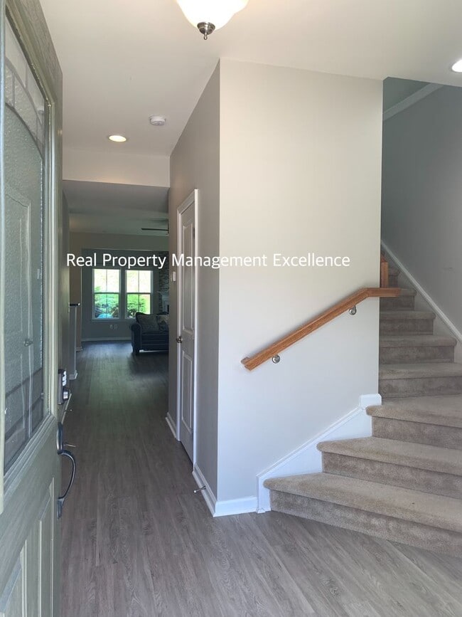 Photo - Gorgeous End-Unit TH In Desired Cary Locat...