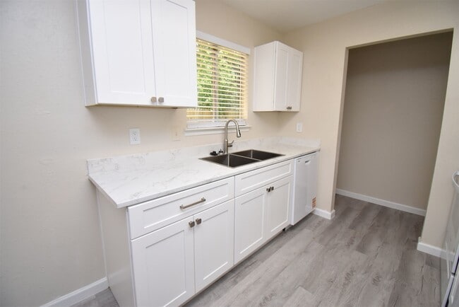 Photo - 220 Westward Ave