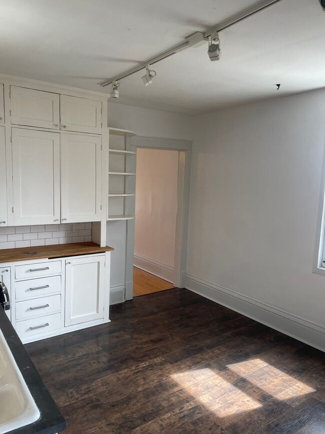Photo - NE Duplex For Rent Unit 2