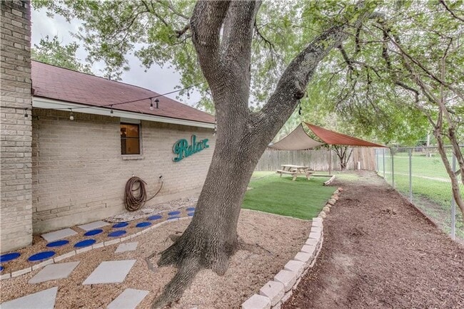 Photo - Nicely Updated 3 Bedroom, 2 Bath, Singe Story Home in Northwest Austin