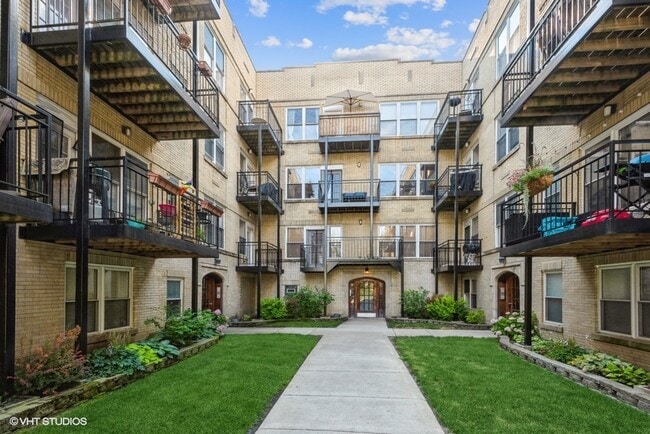 Building Photo - 4018 N Albany Ave Unit GA