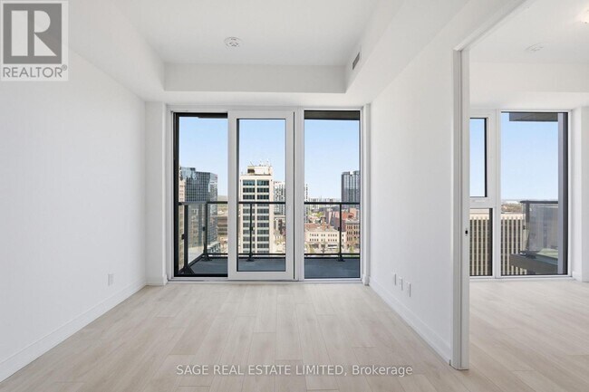 Photo - 75 James St S Unit 1404