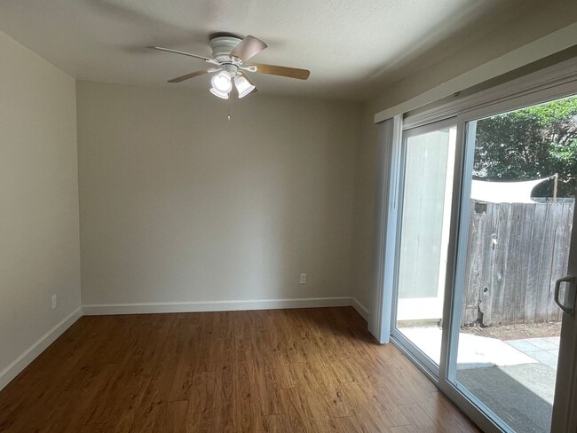 Photo - 18218 Hale Ave Unidad B
