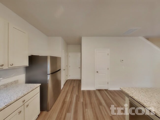 Photo - 100 Heard Ln