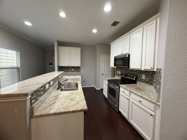 Photo - Spacious 3 Bedroom/2.5 Bath Home