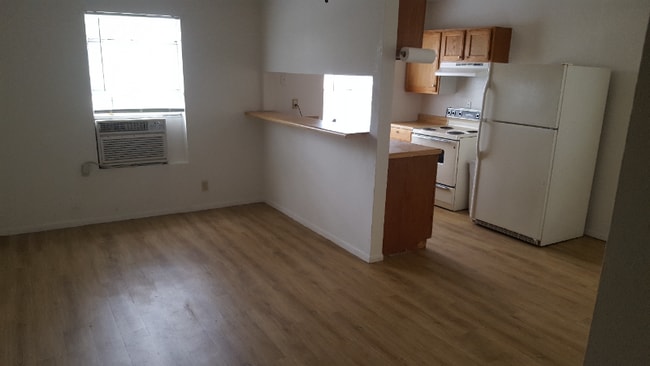 Photo - 536 J St Unidad NA