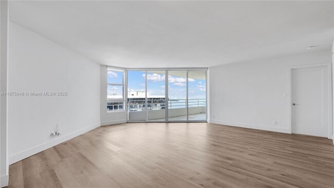 Building Photo - 555 NE 34th St Unit 2108 Rental
