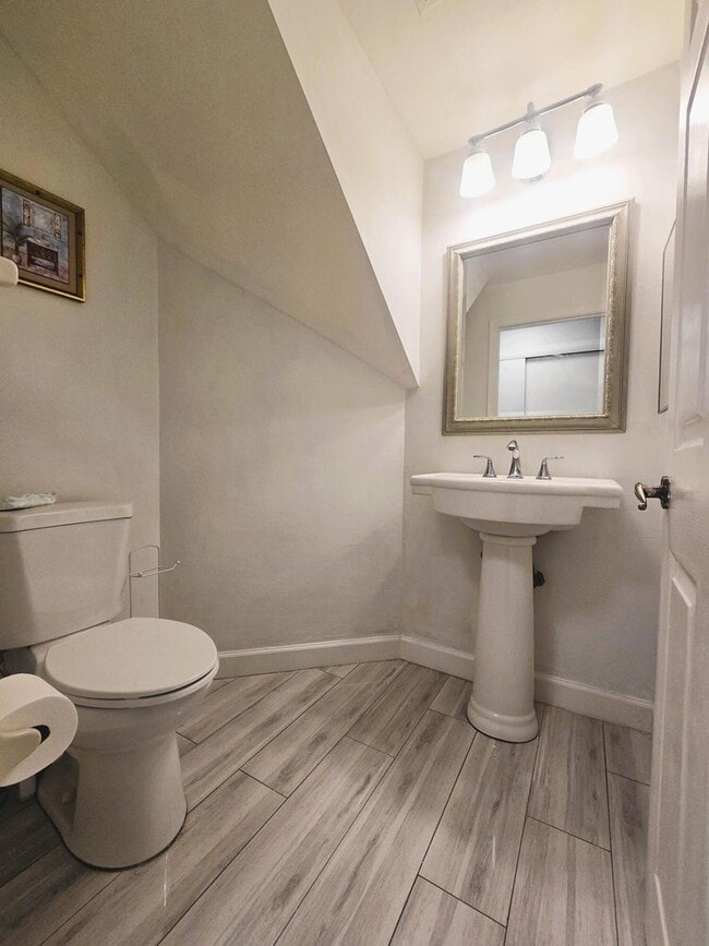 Photo - 5885 Northpointe Ln