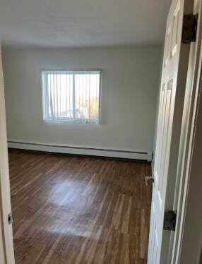 Photo - 31 Iroquois St Unidad 12L