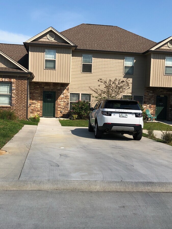 BEAUTIFUL TOWNHOME - BEAUTIFUL TOWNHOME
