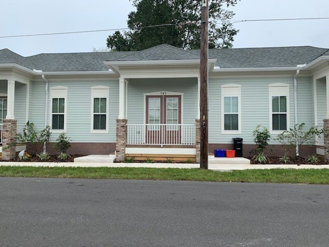 Thelma Lane - Luxury 3 Bedroom House - Thelma Lane - Luxury 3 Bedroom House