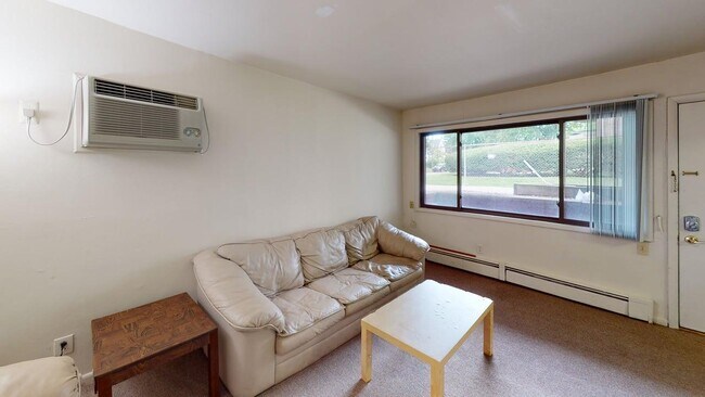Photo - 839 Tappan St