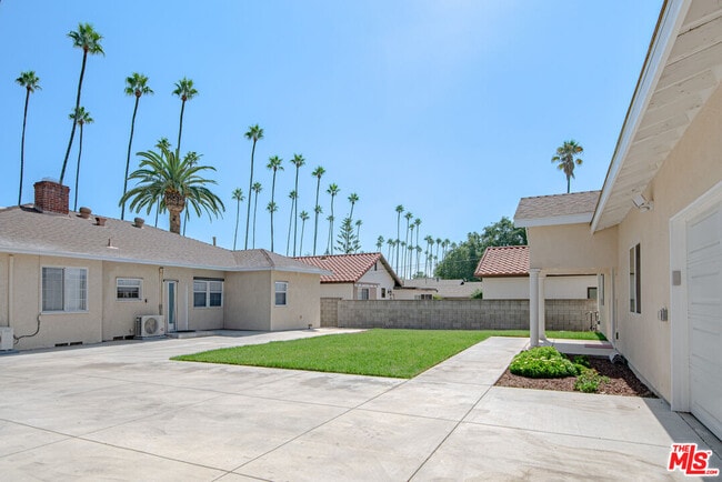 Photo - 1221 N Azusa Ave