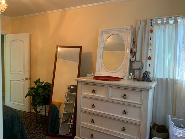 Building Photo - 509 26th St Rental