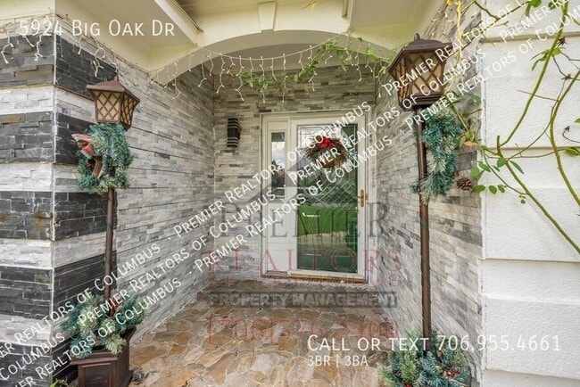 5924 Big Oak Dr