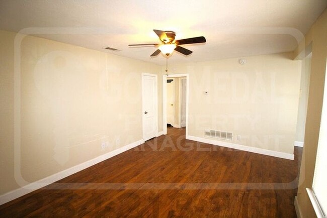 Photo - 905 Estelle Ave