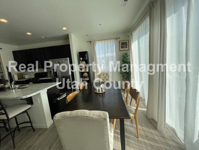 Photo - Beautiful Townhome in Pleasant Grove