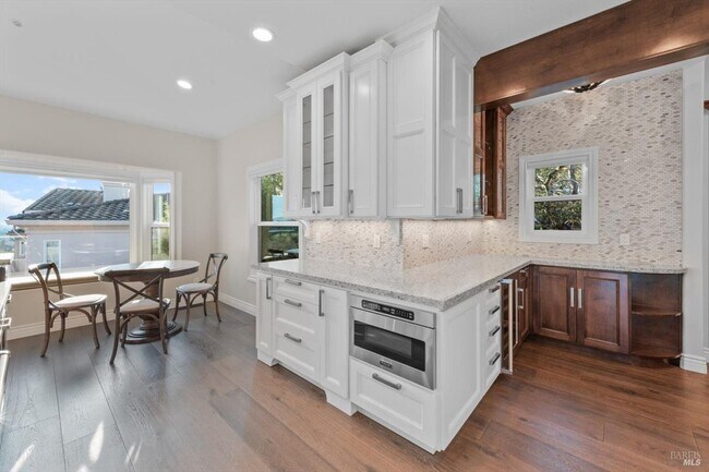 Photo - 220 Wintergreen Cir