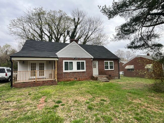 Building Photo - 1204 Terrell Dr Rental