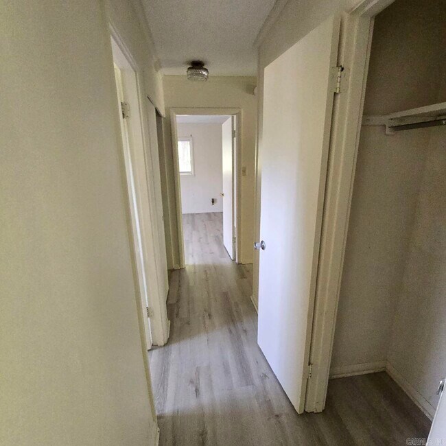 Photo - 2404 Pine Hill Dr