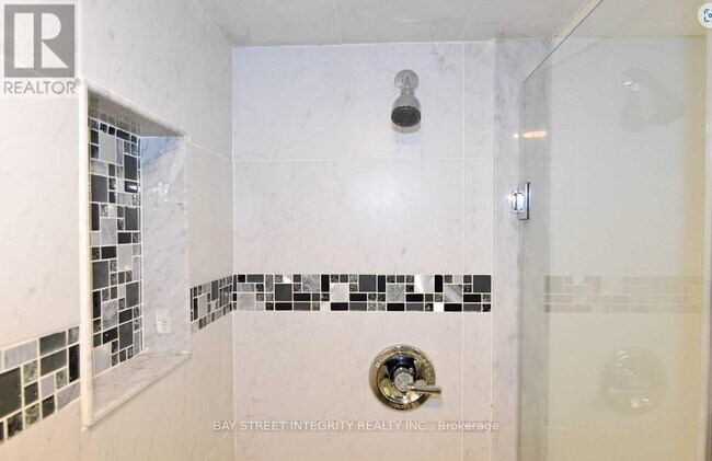 Photo - 220 Sixteen Mile Dr