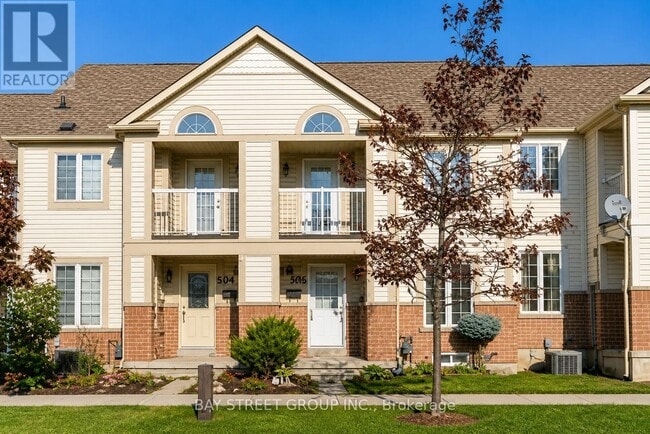 Photo - 506 Bur Oak Ave