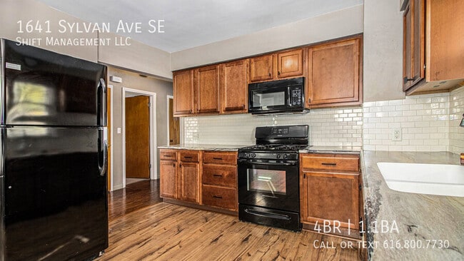 Photo - 1641 Sylvan Ave SE