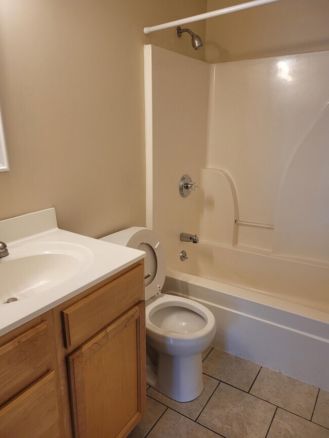 Photo - 317 E Mill St