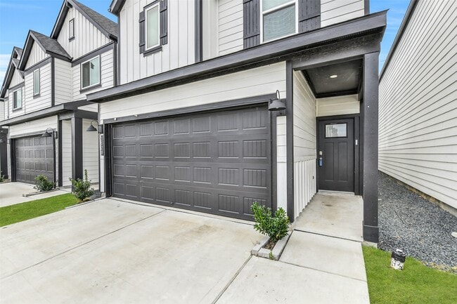 Photo - 3028 Crown Gate Dr