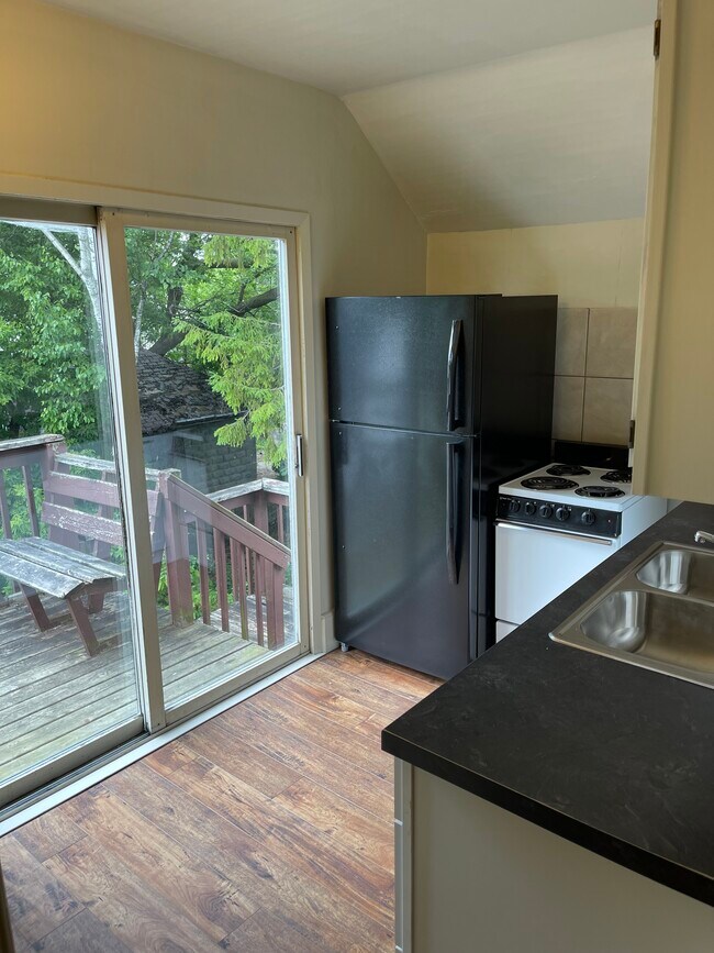 Photo - 712 Scott Ave