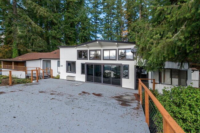 Photo - BEAUTIFUL CABIN STYLE HOME ACROSS FROM SIL...