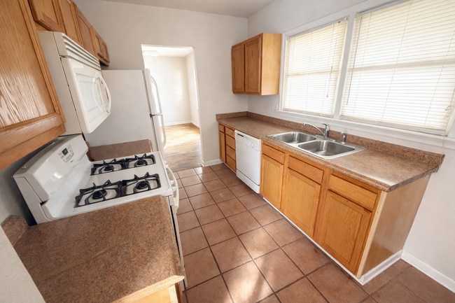 Photo - 3115 Seneca Ave