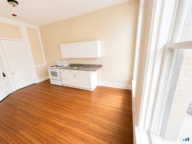 105 Bank St Unit 2G