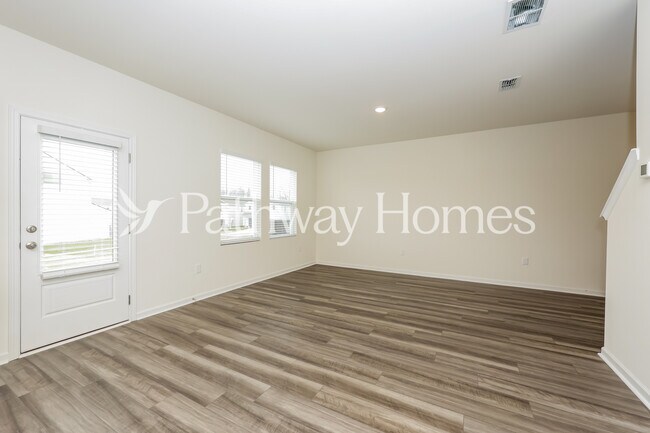 Photo - 1071 Large Poppy Dr