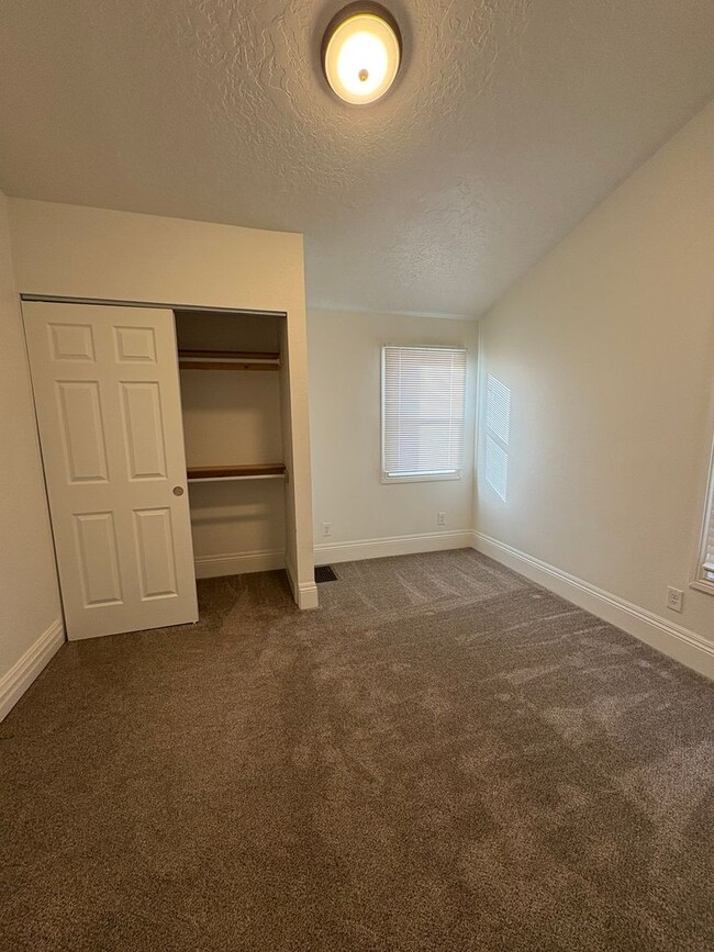 Photo - Beautiful 4 Bedroom, 2 Bath in Prime Location