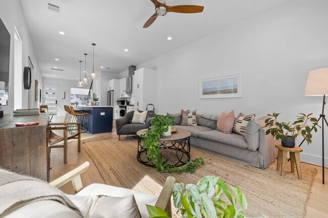 Photo - 1204 E 32nd St Unit ID1262277P