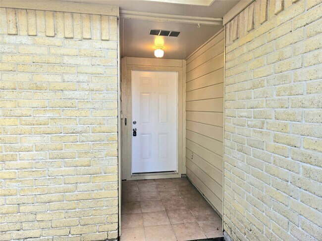 4231 Southchase Ln