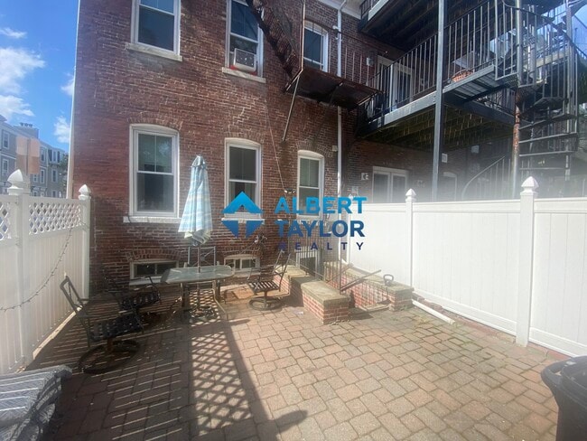 Photo - 675 E 7th St